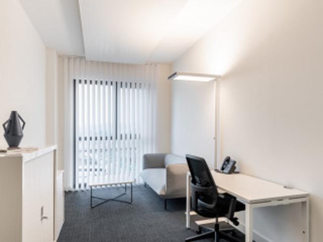 Bureau 18390