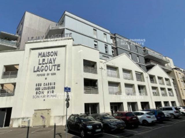 Bureau 21000
