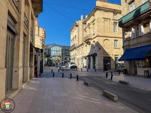 Bureau 260 M2 PLACE DES GRANDS HOMMES