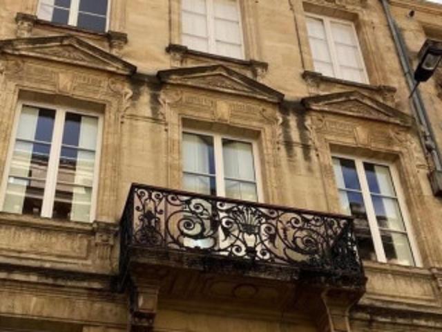 Bureau 33000