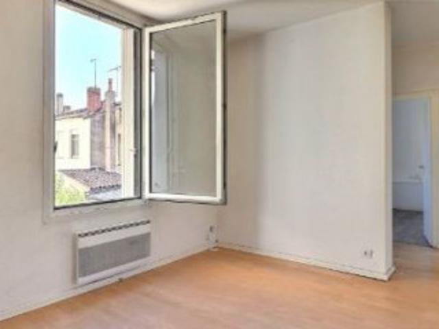 Bureau 33000