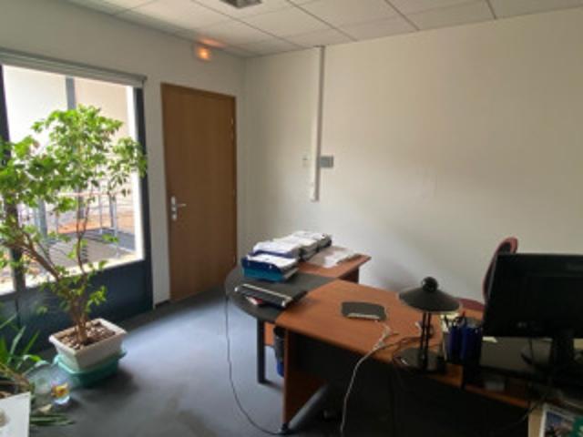 Bureau 42000
