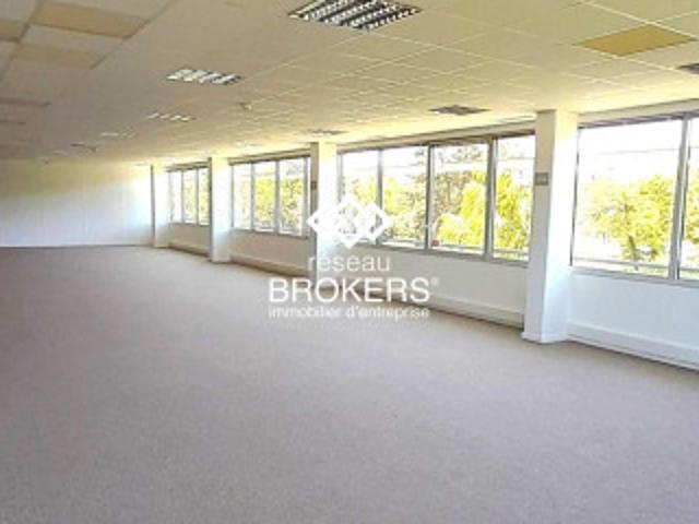 Bureau 45770