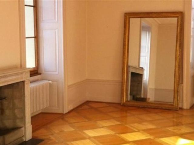 Bureau 5.5 pièces