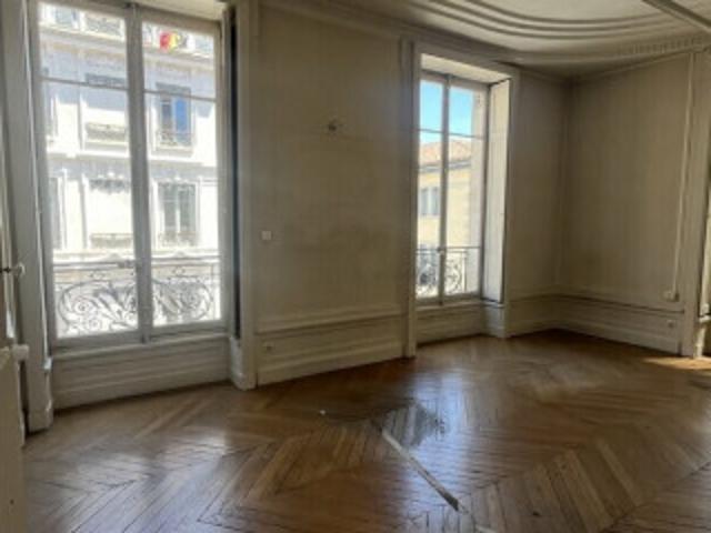Bureau 69001