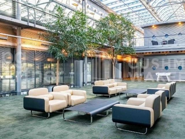 Grande surface de bureaux aménagés de 1’450 m² à louer Onyx Business Park