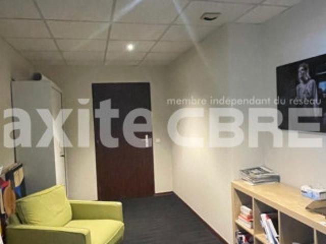 Bureau 74940