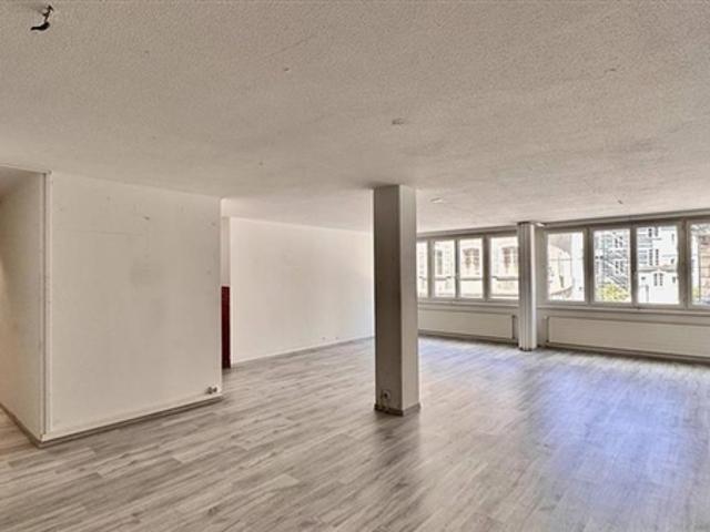 Local commercial de 115 m2 à louer à la Chaux de Fonds