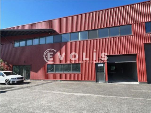 Vente bureaux La Terrasse Proche A41 et parking sécurisé
