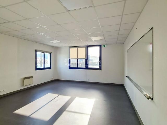 Vente bureaux Saint Brieuc Proche RN 12, gare et centre ville
