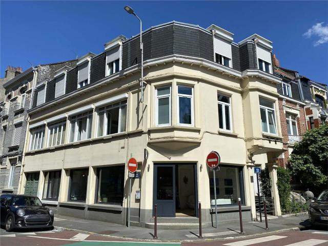 Vente bureau La Madeleine Tram Romarin et gares proches