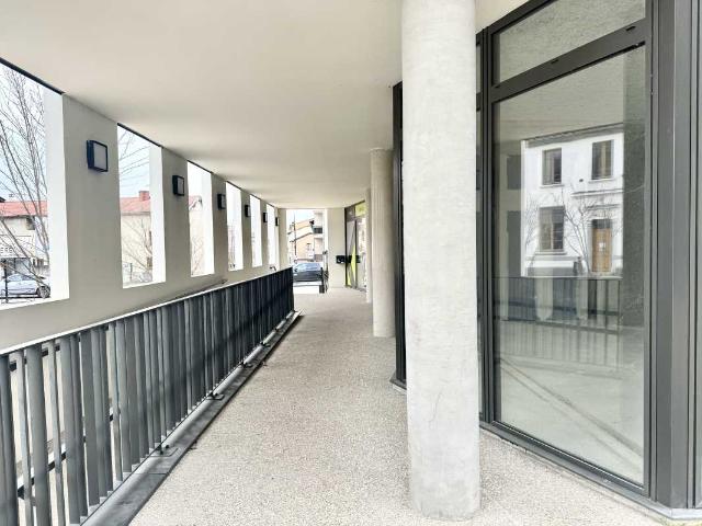 Vente bureaux Genas centre ville Proche bus ligne 28