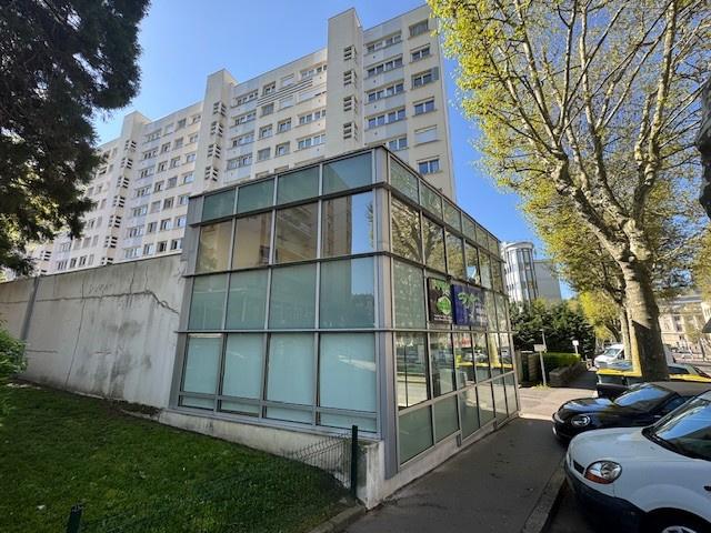 Bureau à vendre Saint Étienne Rez de chaussée avec mezzanine