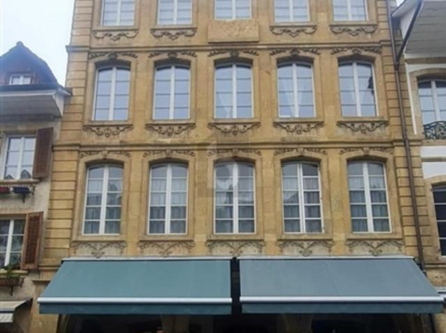BUREAU AU CUR DE LA VIEILLE VILLE DE MORAT