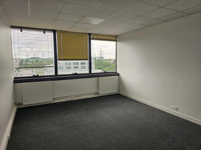 Bureau de 20 m2 à louer à Cergy Préfecture