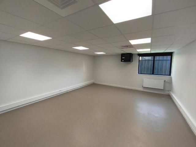 Bureau de 35.20 m2 à louer proche de Dieppe