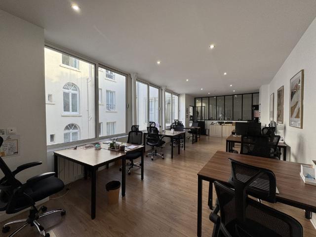 Bureau de prestige de 100 m2 en location Bastille, République, Nation Alexandre Dumas, Paris, Île de France