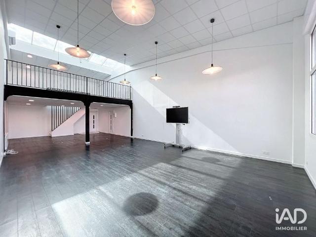 Bureau de prestige de 110 m2 en location Brie Comte Robert, Île de France