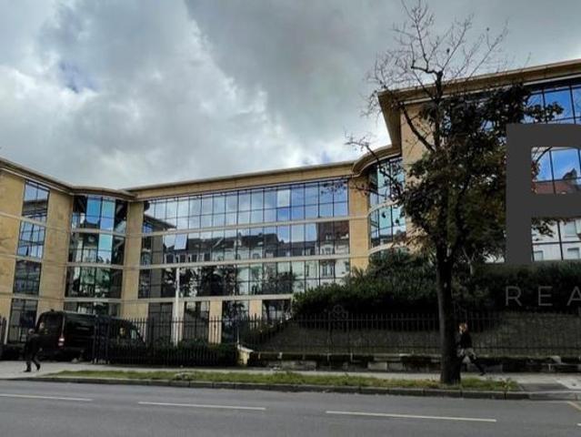 Bureau de prestige de 1414 m2 en location Metz, Grand Est