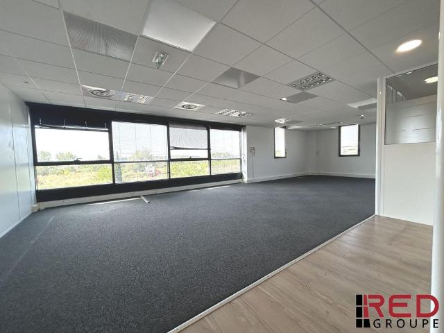 Bureau de prestige de 160 m2 en location Éguilles, Provence Alpes Côte d'Azur