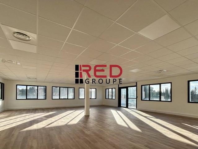 Bureau de prestige de 183 m2 en vente Éguilles, France