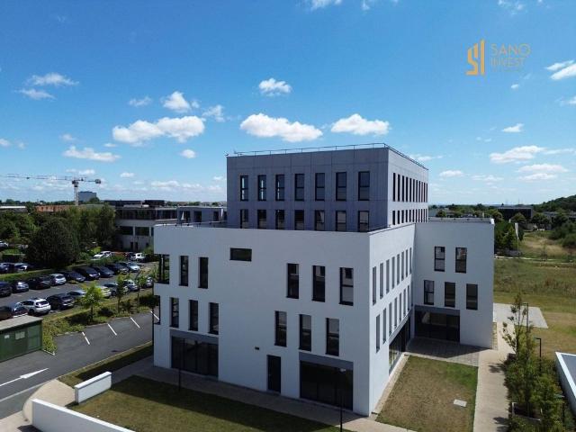 Bureau de prestige de 2018 m2 en vente Saint Contest, Normandie