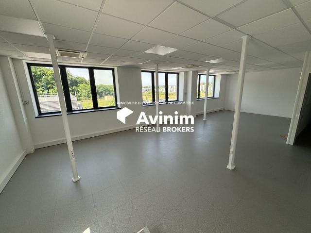 Bureau de prestige de 244 m2 en location Besançon, France