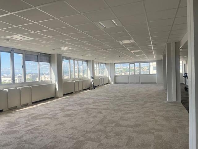 Bureau de prestige de 2470 m2 en location Lyon, Auvergne Rhône Alpes
