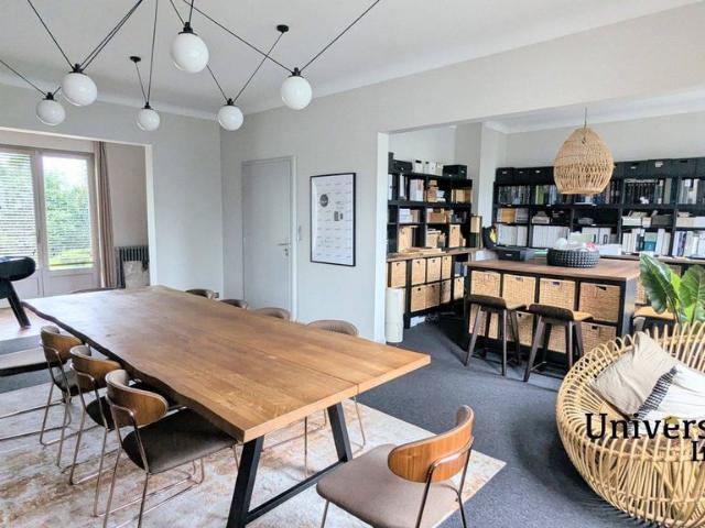 Bureau de prestige de 284 m2 en vente Saint Sébastien sur Loire, France