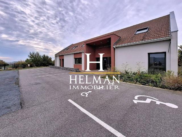 Bureau de prestige de 331 m2 en location Tatinghem, France