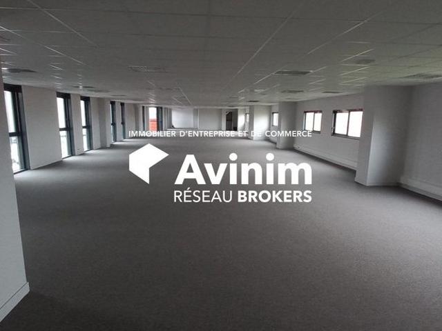 Bureau de prestige de 382 m2 en location Montauban, Occitanie