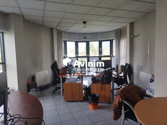 Bureau de prestige de 400 m2 en vente Scionzier, France