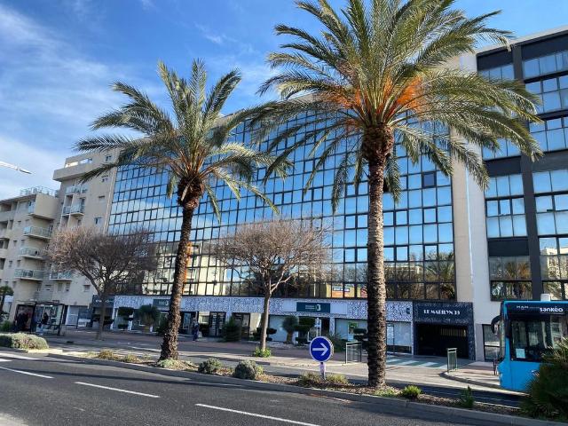 Bureau de prestige de 591 m2 en vente Perpignan, France