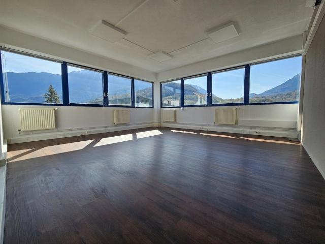 Bureau de prestige de 62 m2 en location Faverges, Auvergne Rhône Alpes