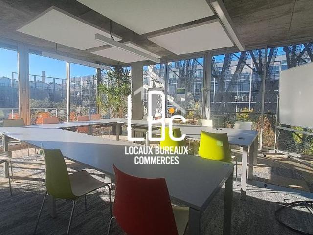 Bureau de prestige de 643 m2 en location Nantes, France