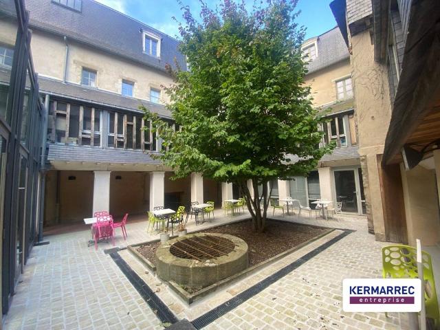 Bureau de prestige de 741 m2 en vente Rennes, France