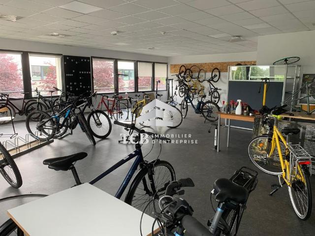 Bureau de prestige de 928 m2 en location Nantes, Pays de la Loire