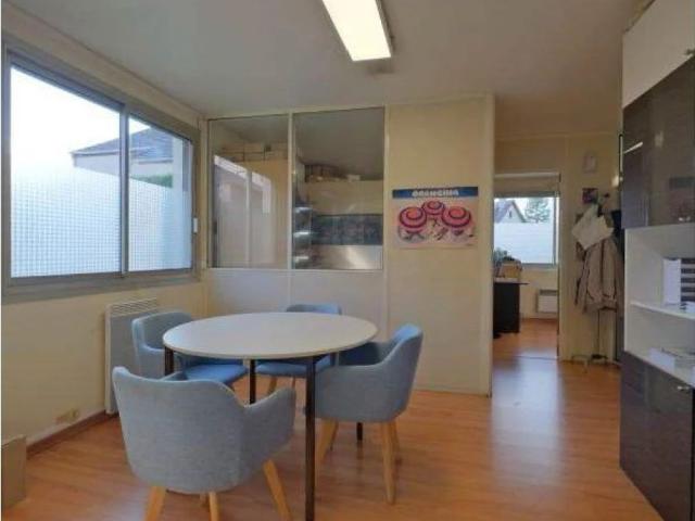 Bureau de prestige de 92 m2 en vente Saint Maur des Fossés, France