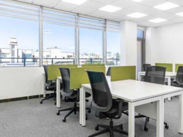 Bureau équipé 13008
