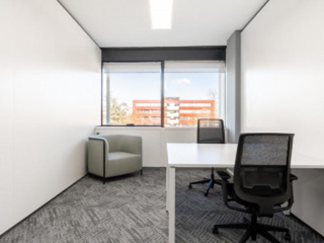 Bureau équipé 13100