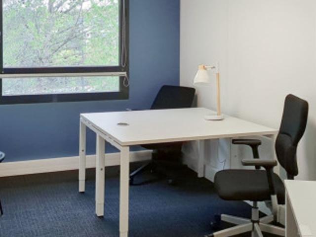 Bureau équipé 13100