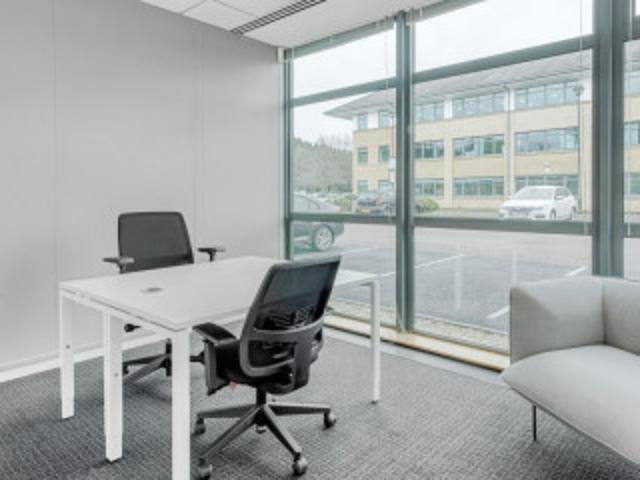 Bureau équipé 13100
