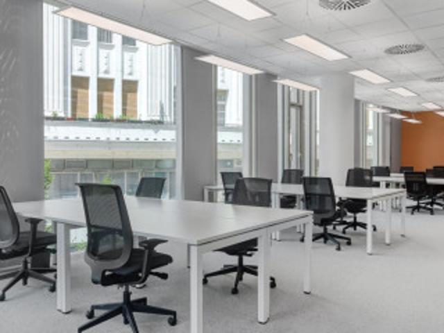 Bureau équipé 13700