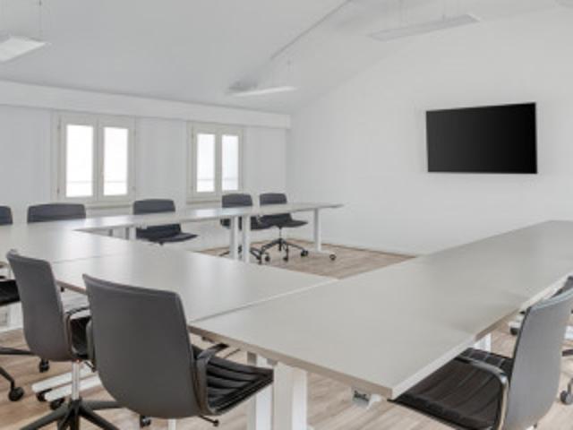 Bureau équipé 13700