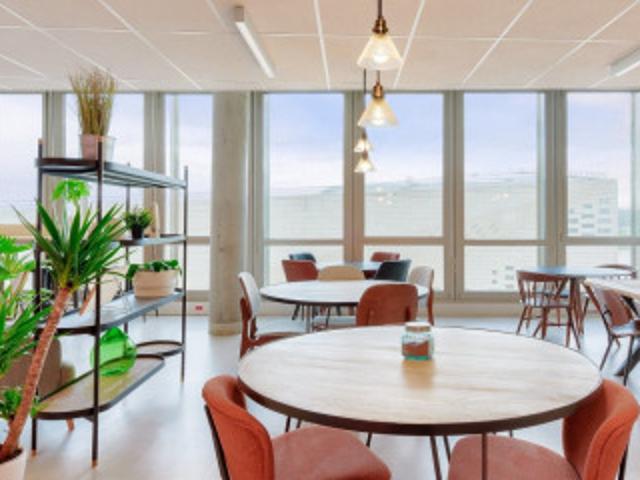 Bureau équipé 33000