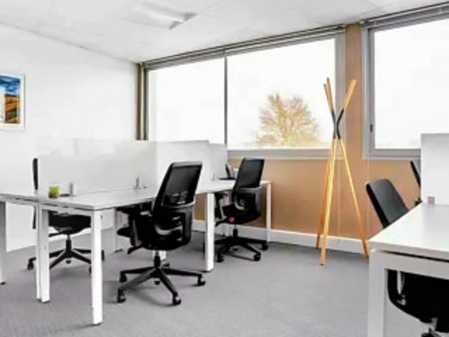 Bureau équipé 45430