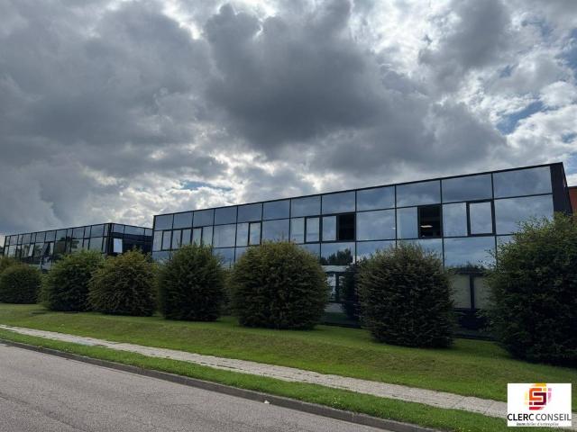 Bureau prestigieux de 1186 m2 en location Mont Saint Aignan, France