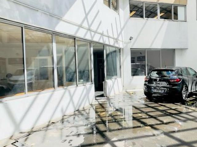 Bureau prestigieux de 1408 m2 en vente Courbevoie, France