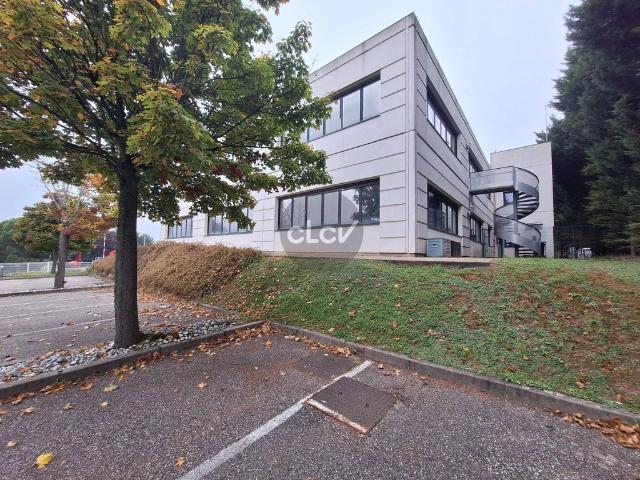 Bureau prestigieux de 1849 m2 en location Limonest, France