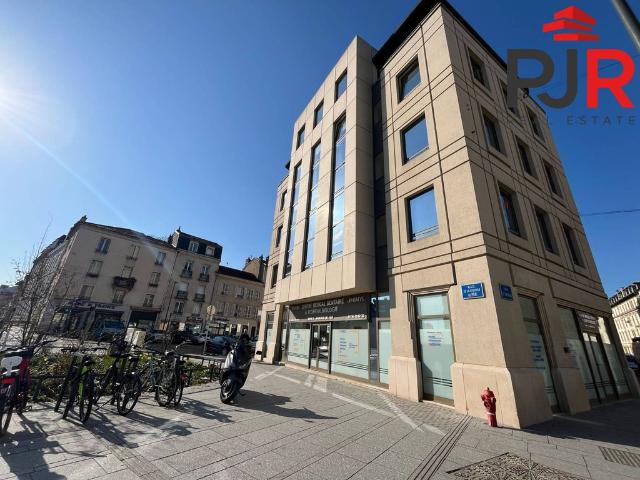 Bureau prestigieux de 200 m2 en location Nancy, France